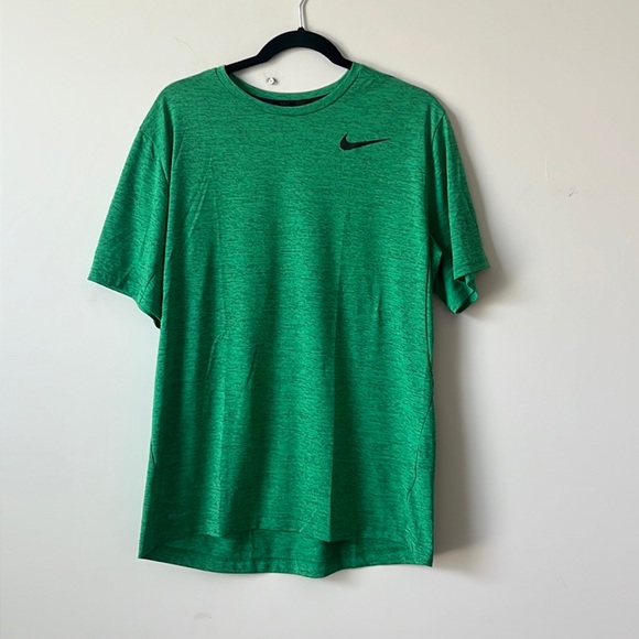 NIKE DryFit T-Shirt - Size Large - Picture 1 of 6